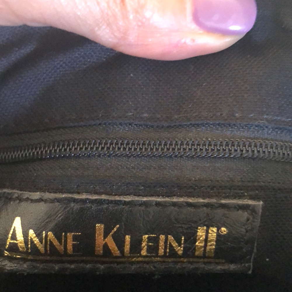Anne Klein II Kelly green leather purse - Picture 2 of 5